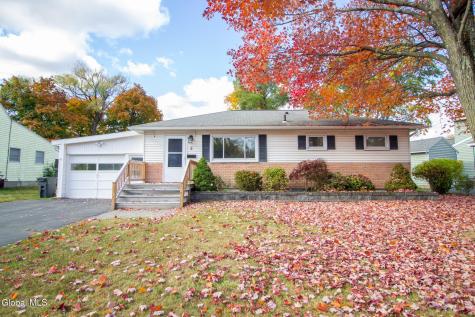 5 Huckleberry Lane Colonie NY 12205