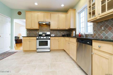 7 Clear Water Court Clifton Park NY 12065