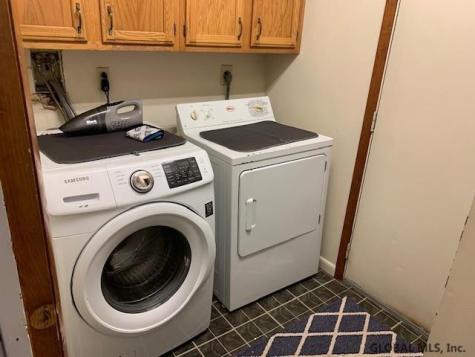 8 Carefree Lane Wilton NY 12831