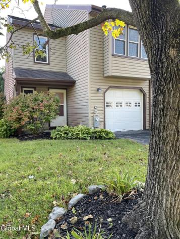 13 Lexington Drive Clifton Park NY 12065