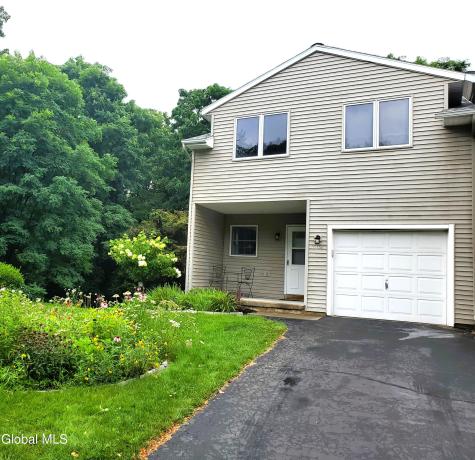 7318 Vic Court Guilderland NY 12303