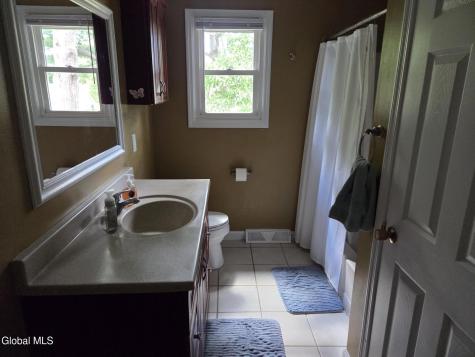 18 Vanderbilt Avenue Saratoga Springs NY 12866
