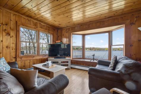 15 Mccormicks Lane Ballston Lake NY 12019