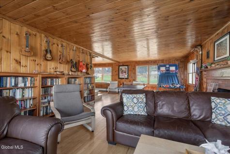 15 Mccormicks Lane Ballston Lake NY 12019