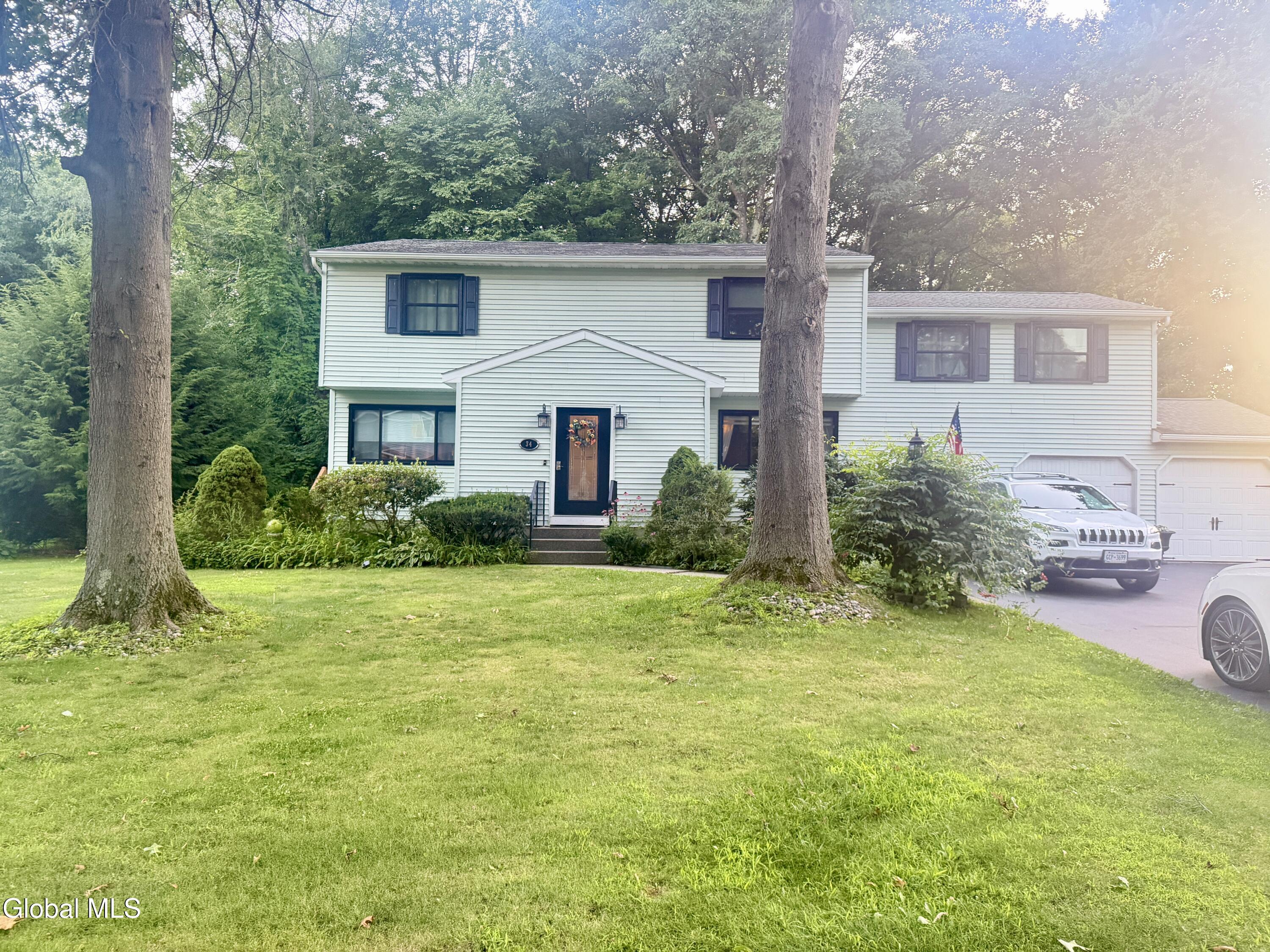 34 Henderson Road Glenmont NY 12077