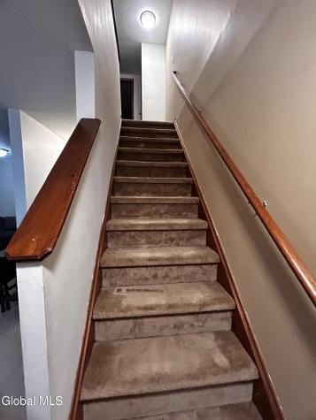 34 Henderson Road Glenmont NY 12077