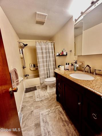 34 Henderson Road Glenmont NY 12077