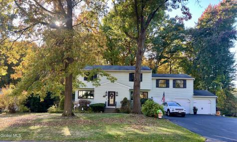 34 Henderson Road Glenmont NY 12077