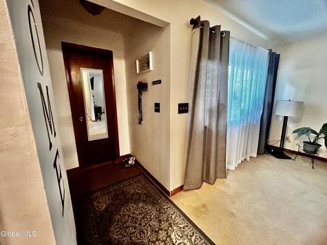 34 Henderson Road Glenmont NY 12077