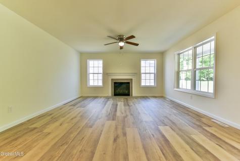 74 Seashore Way Mechanicville NY 12118