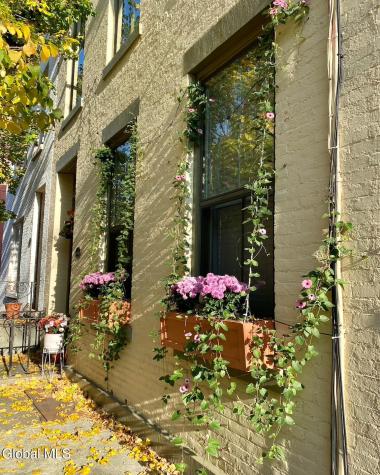 157 Chestnut Street Albany NY 12210