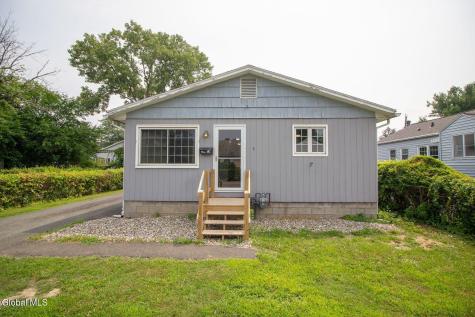 8 Park Avenue Latham NY 12110