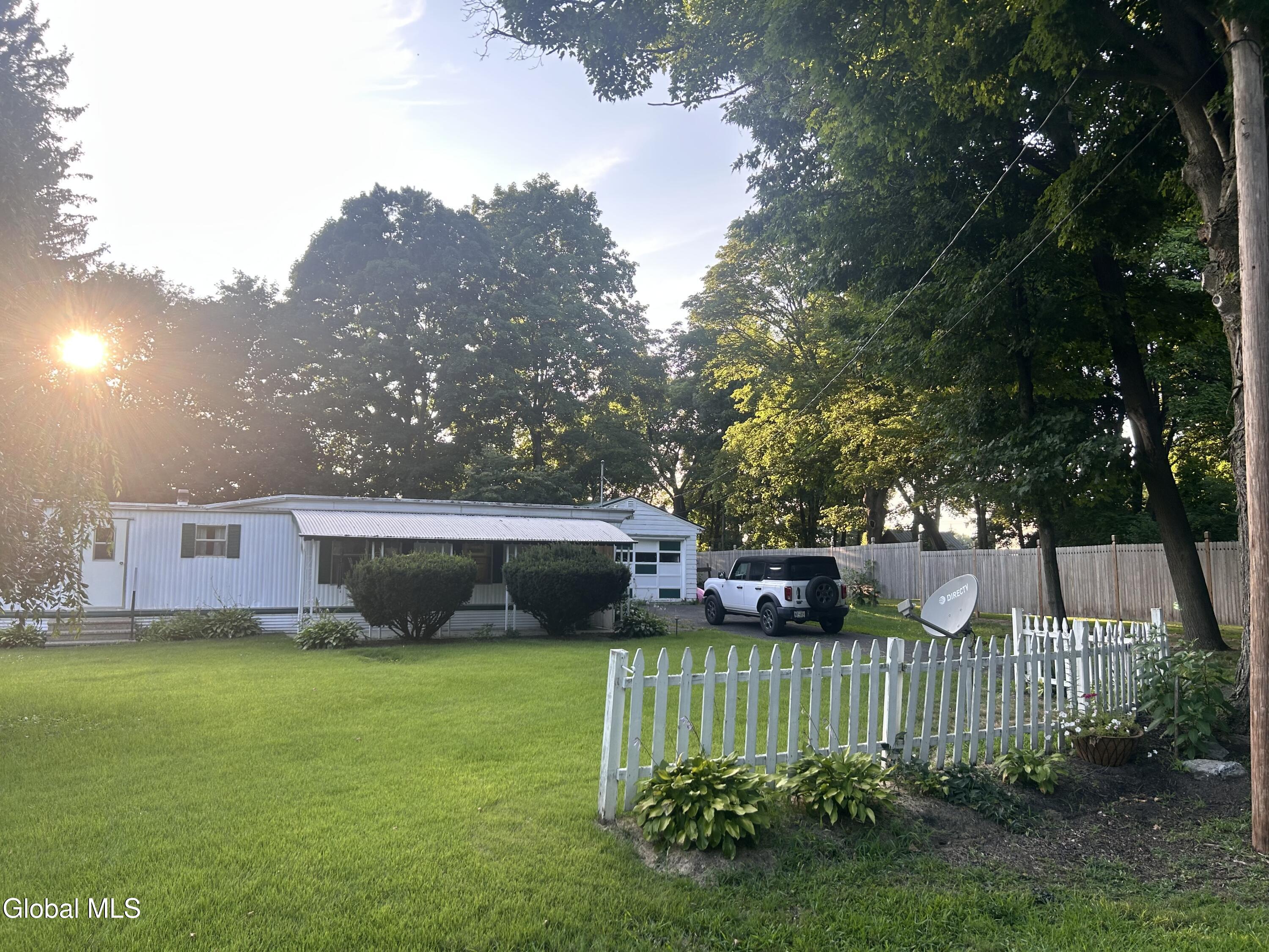 161 Sunnyside Road Kinderhook NY 12106