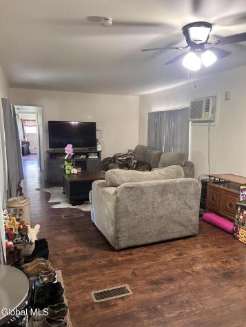 161 Sunnyside Road Kinderhook NY 12106