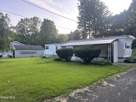 161 Sunnyside Road Kinderhook NY 12106