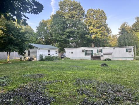 161 Sunnyside Road Kinderhook NY 12106