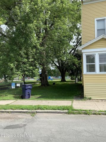 113 15th Street Watervliet NY 12189