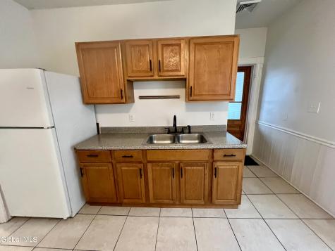 39 1/2 Milton Avenue Amsterdam NY 12010