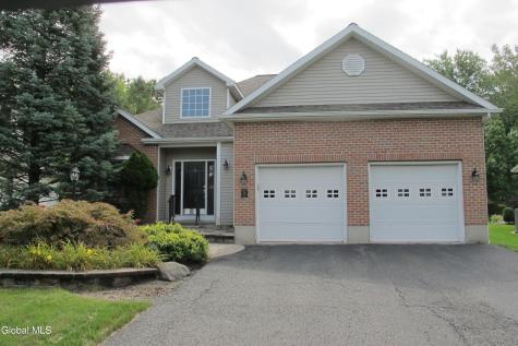 26 Cheshire Way Albany NY 12211