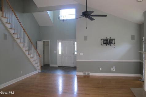 26 Cheshire Way Albany NY 12211