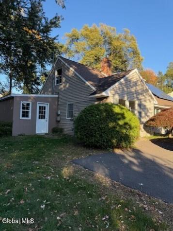 27 Knob Hill Road Albany NY 12211
