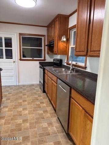 27 Knob Hill Road Albany NY 12211