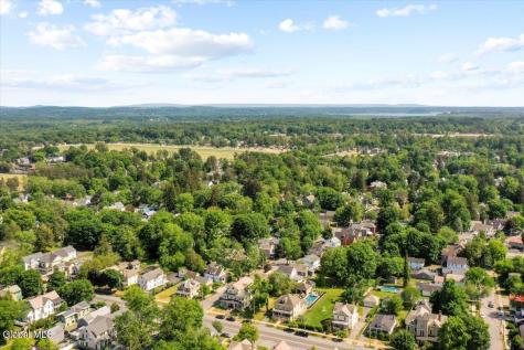 162 Lake Avenue Saratoga Springs NY 12866