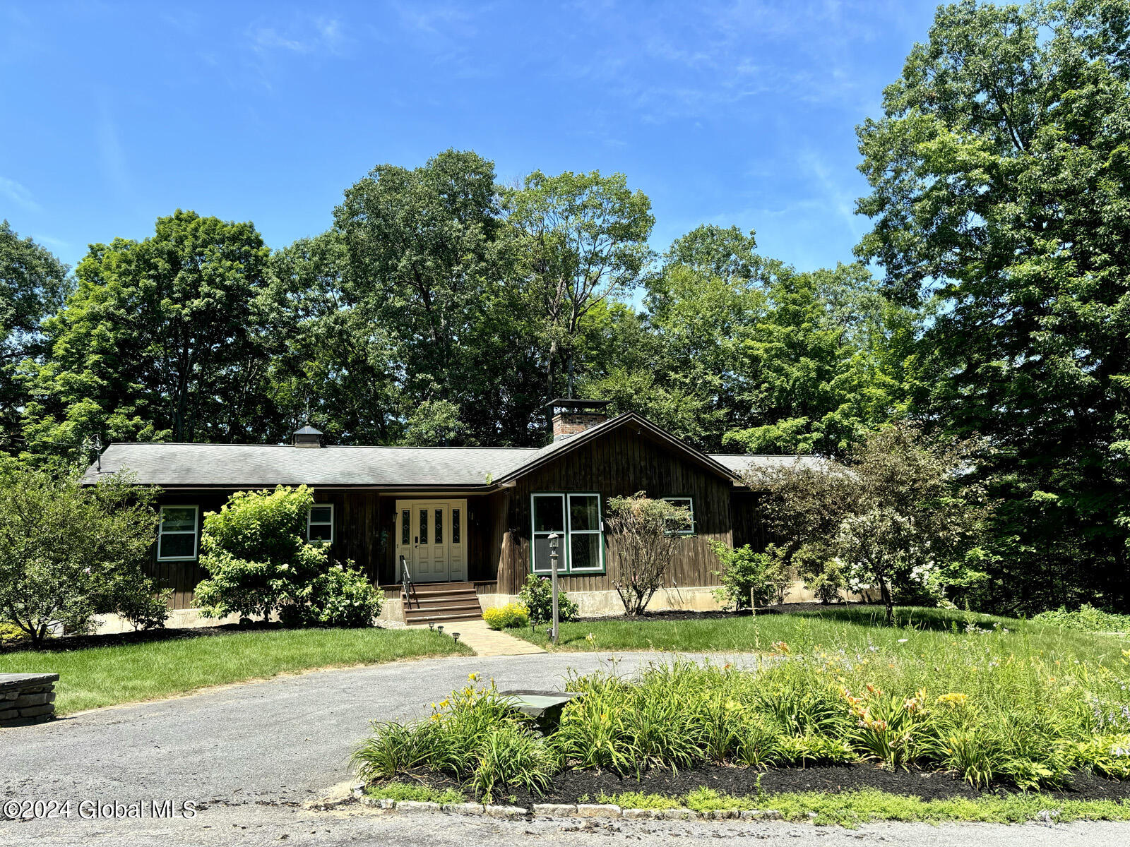41 Eureka Avenue Saratoga Springs NY 12866