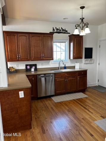 39 N Doten Avenue Saratoga Springs NY 12866