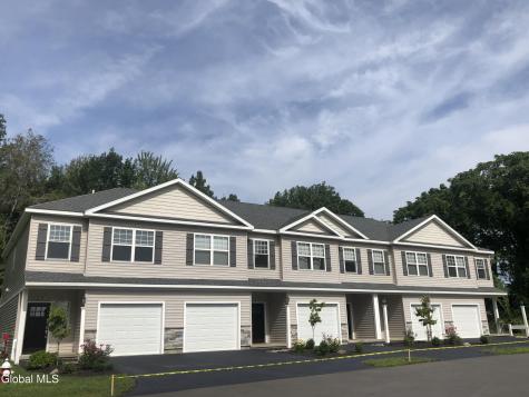 Rdg Mnr Court Niskayuna NY 12309