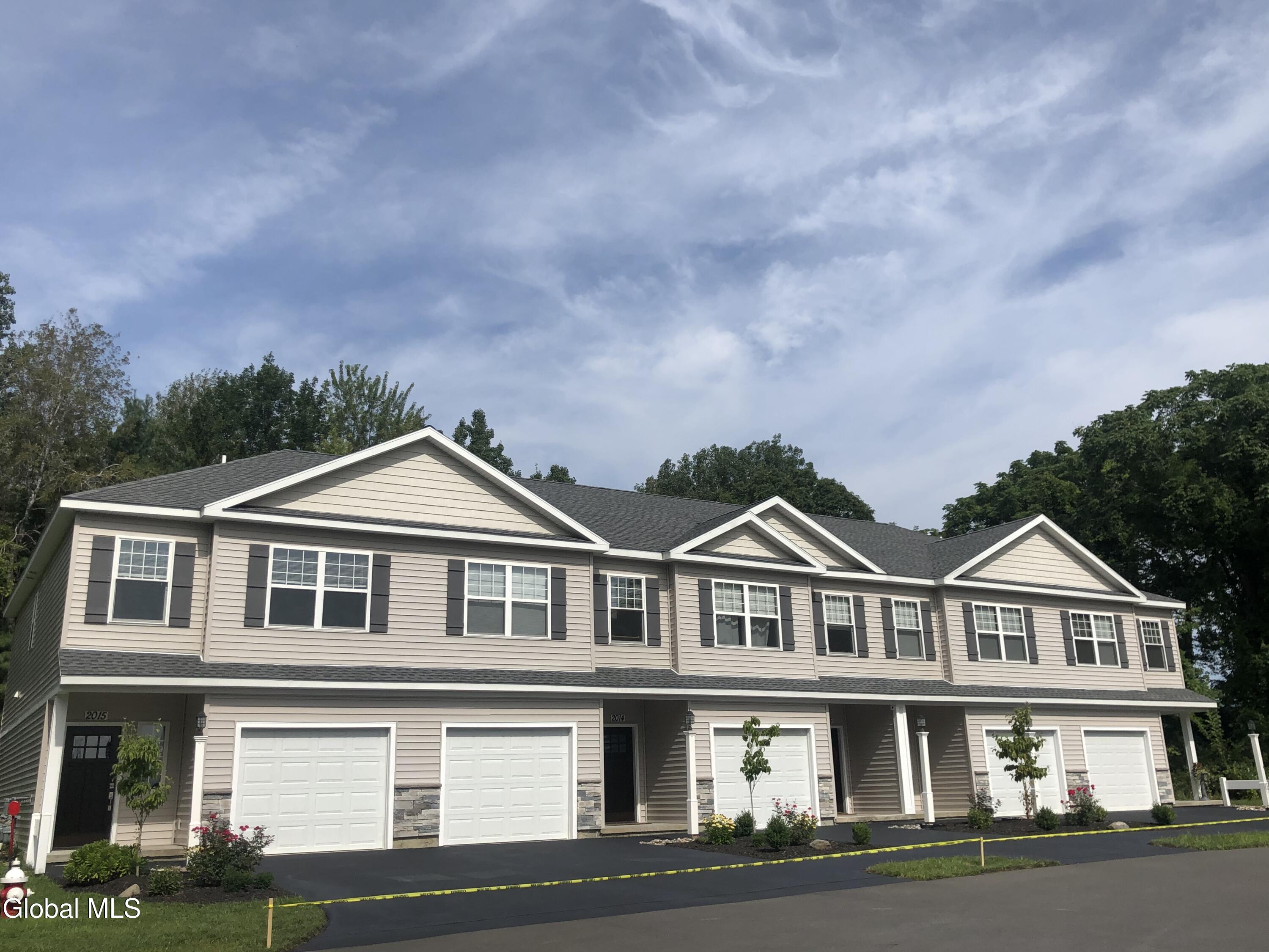 Rdg Mnr Court Niskayuna NY 12309