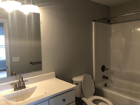 Rdg Mnr Court Niskayuna NY 12309