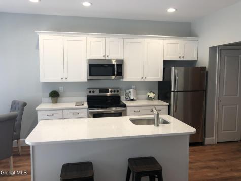 Rdg Mnr Court Niskayuna NY 12309