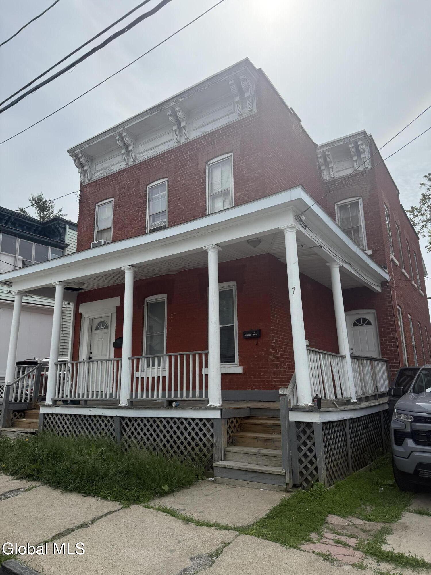 7 Jackson Street Amsterdam NY 12010
