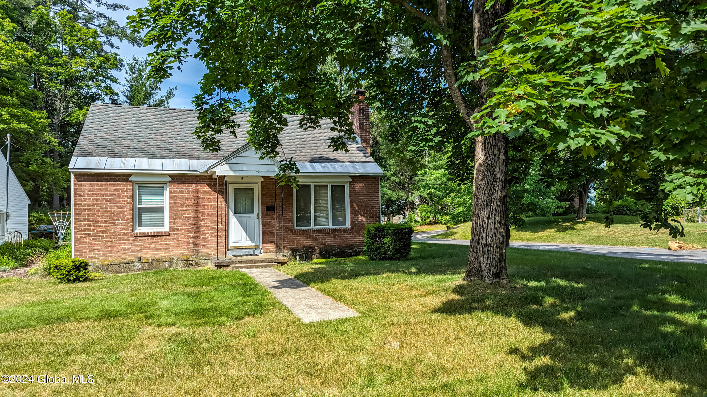 1 Dresden Court Guilderland NY 12203