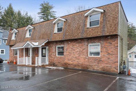 455 Maple Avenue Saratoga Springs NY 12866