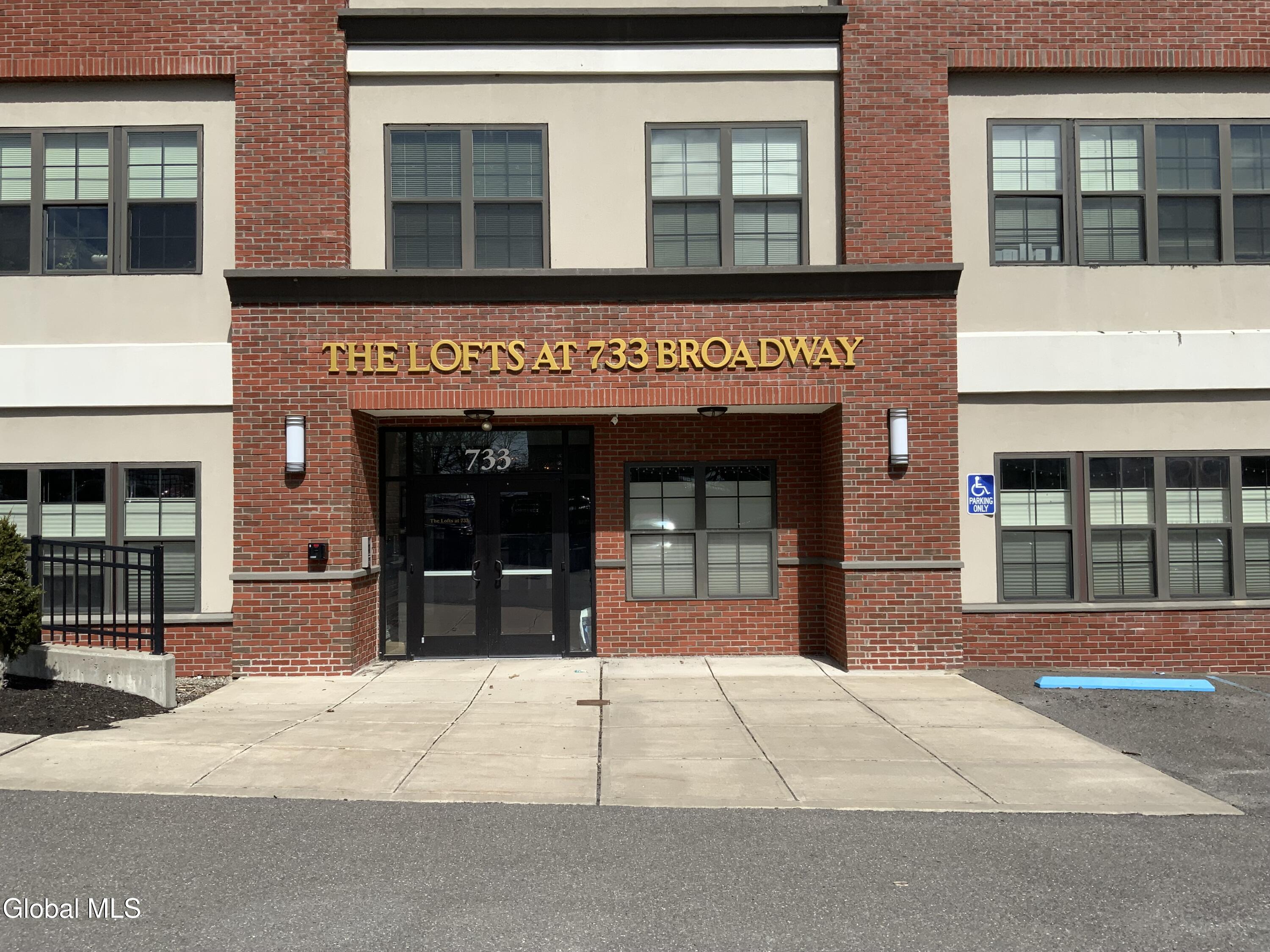 733 Broadway Albany NY 12207