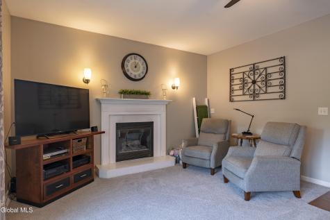 6 Damascus Way Malta NY 12020