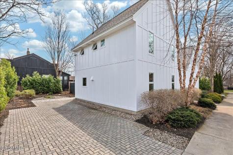 18 Granite Street Saratoga Springs NY 12866