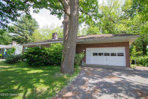 59 Parkwood Drive Colonie NY 12205