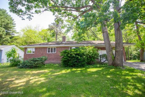 59 Parkwood Drive Colonie NY 12205
