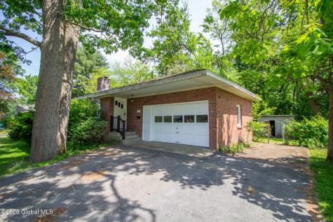 59 Parkwood Drive Colonie NY 12205