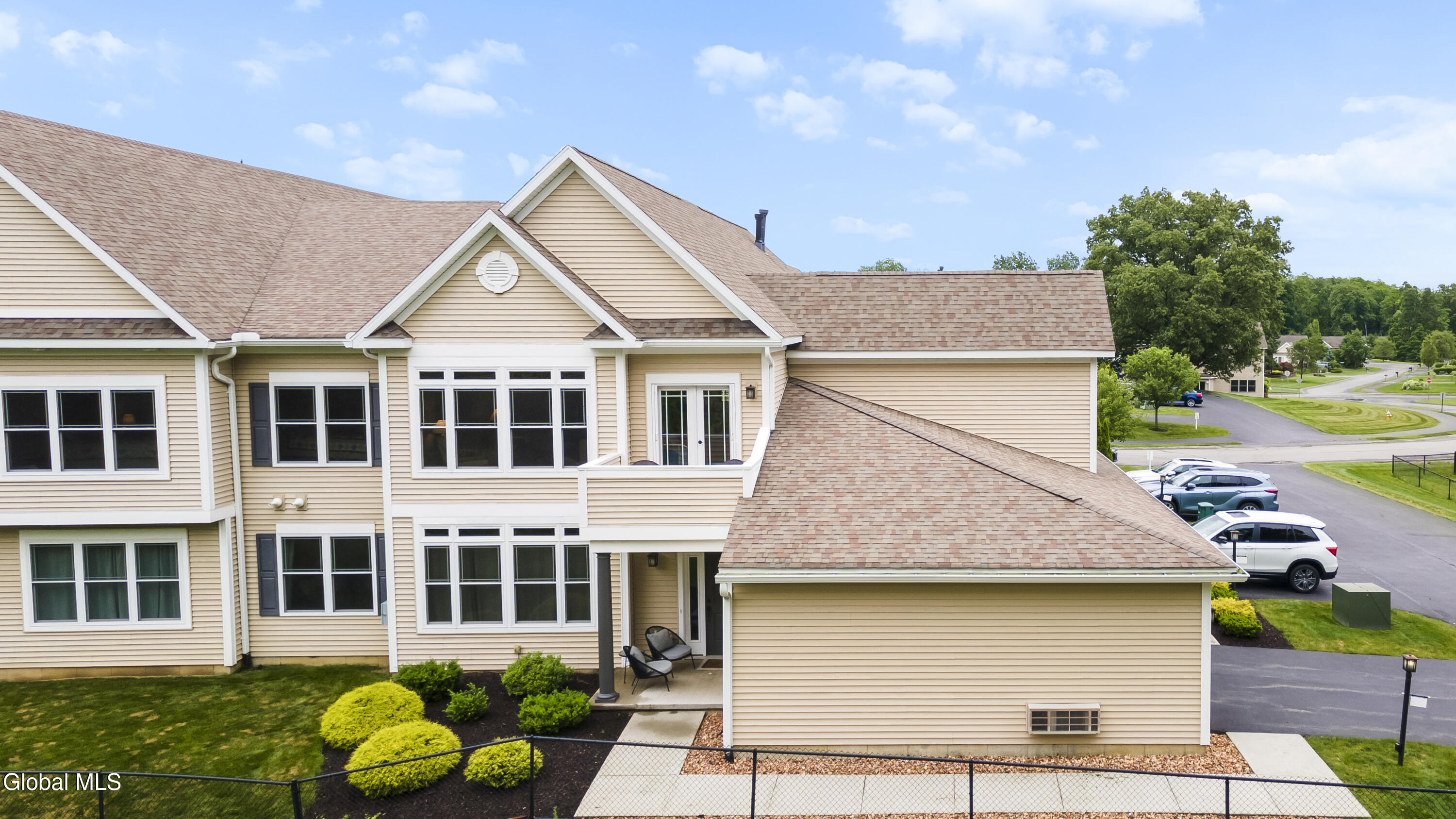 616 Lois Lane Schenectady NY 12304