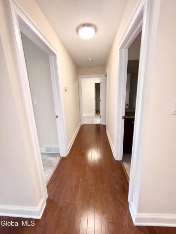 616 Lois Lane Schenectady NY 12304