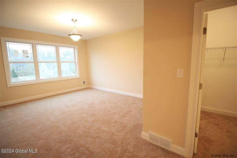 616 Lois Lane Schenectady NY 12304