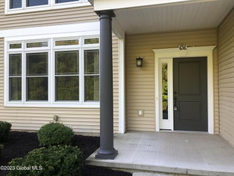 616 Lois Lane Schenectady NY 12304
