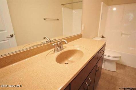 616 Lois Lane Schenectady NY 12304