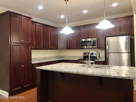 616 Lois Lane Schenectady NY 12304