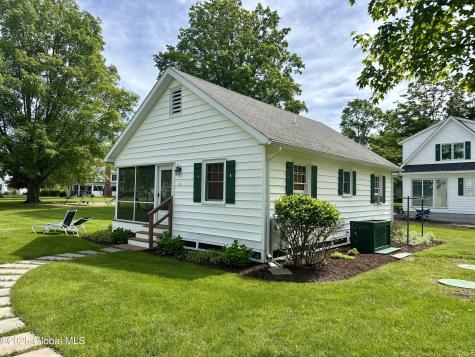 12 Seneca Drive Cleverdale NY 12804