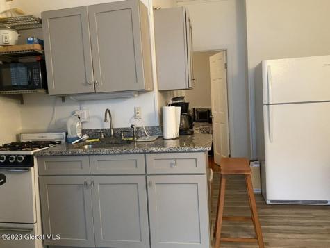 588 Madison Avenue Albany NY 12208